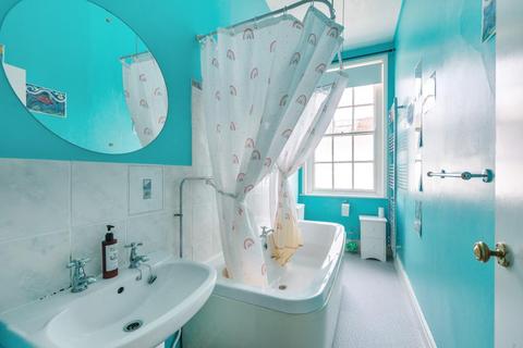 Flat 4, 10 Lansdowne Crescent, Worcester, WR3 8JE