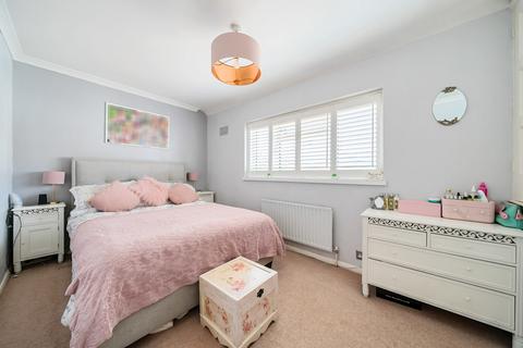 6 Barton Road, Sutton At Hone, Dartford, DA4 9EA