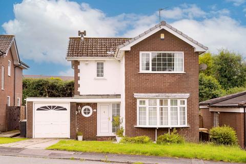 3 bedroom detached house to rent, Oak Gates, Egerton, Bolton, BL7