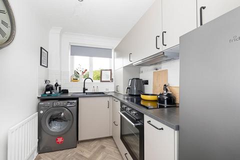 2 bedroom apartment for sale, Chevening Road, Crystal Palace, London, SE19