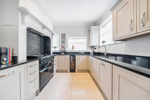 2 bedroom flat for sale, Park Hill, Bickley