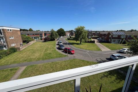 2 bedroom flat for sale, Stirling Close, New Milton, Hampshire. BH25 6AT