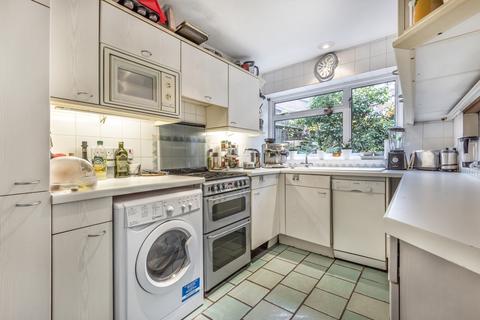 4 bedroom house to rent, Cottenham Park Road London SW20