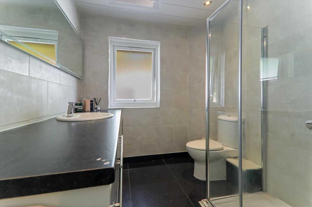 En-Suite (1)