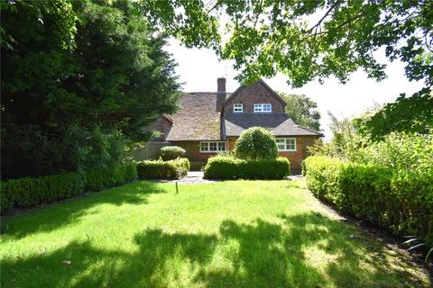 2 bedroom semi-detached house to rent, Ford Lane, Hook RG27