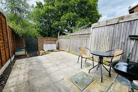 5 Hillside Close, Headley Down, Bordon, GU35 8BL
