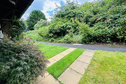 5 Hillside Close, Headley Down, Bordon, GU35 8BL