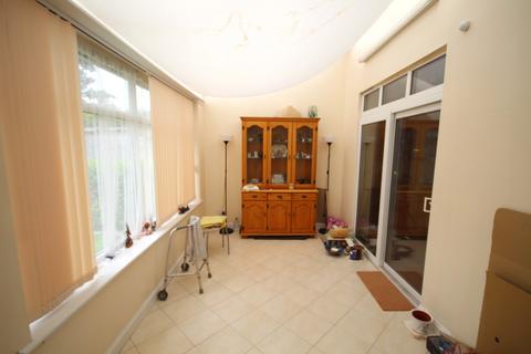 3 bedroom semi-detached house for sale, Kings Lane, Stretford, M32 8GG