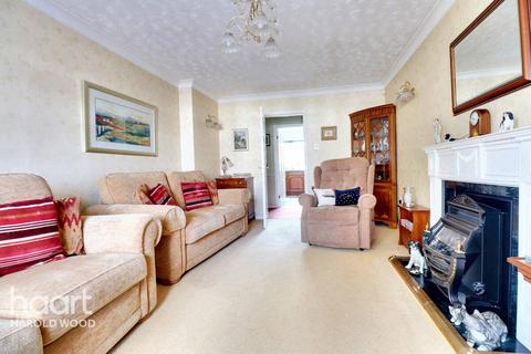 4 bedroom detached house for sale, Tindall Close, Harold Wood