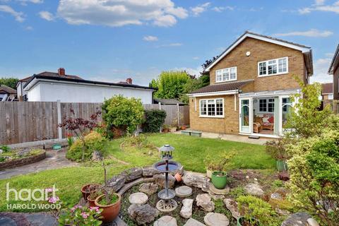 4 bedroom detached house for sale, Tindall Close, Harold Wood