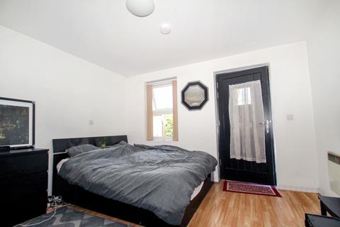 Studio to rent, Blacksmiths Court, West Drayton, Greater London