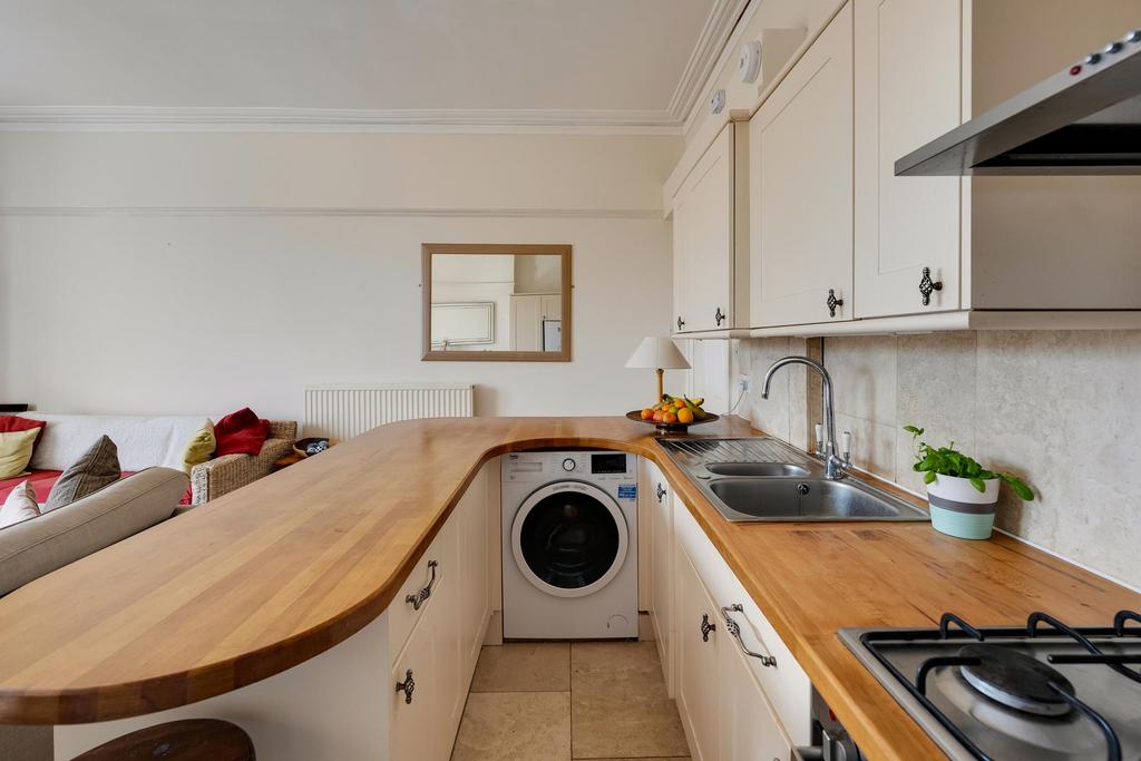 Kitchen ()