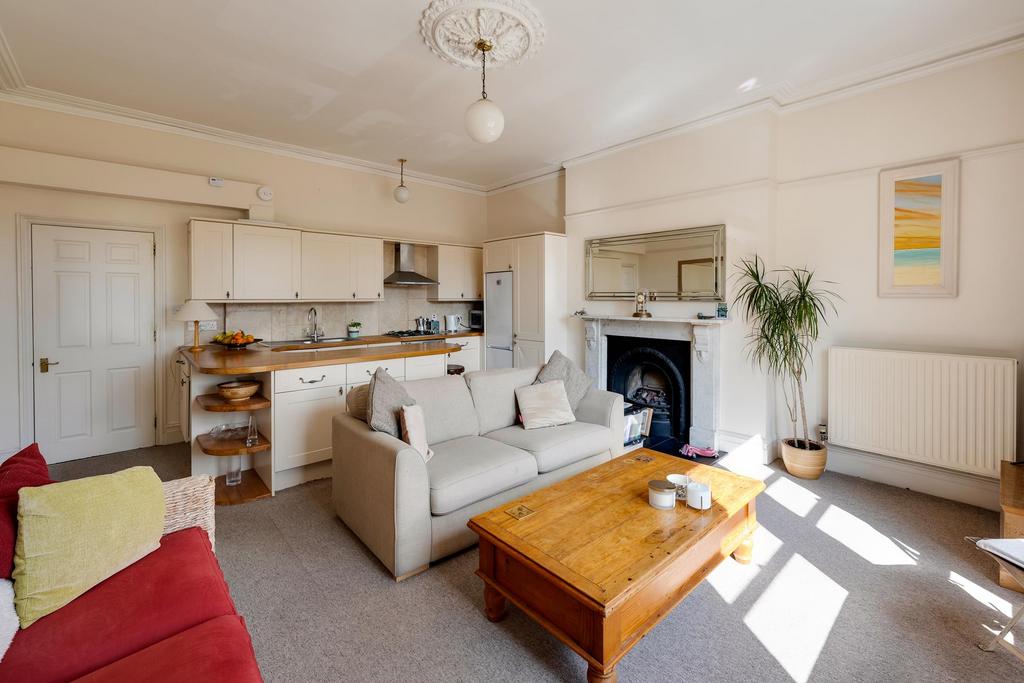 Living room ()