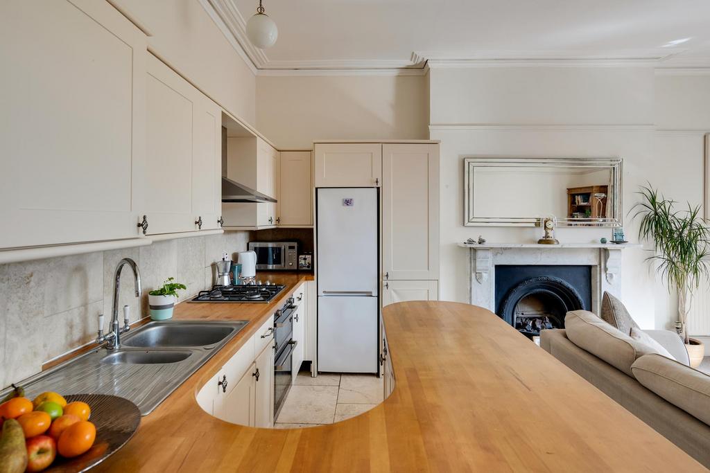 Kitchen ()