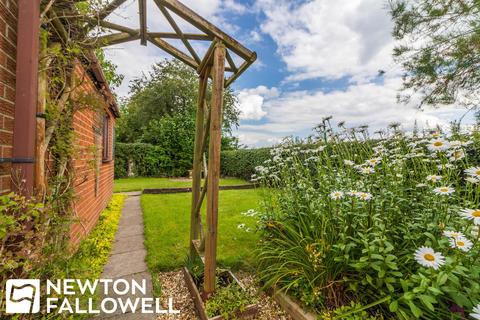 3 bedroom bungalow for sale, Lindrick Court, Retford DN22