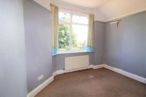 2 bedroom maisonette to rent, Highfield Avenue, London NW9