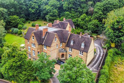 2 bedroom apartment for sale, Deanery Road, Godalming, GU7