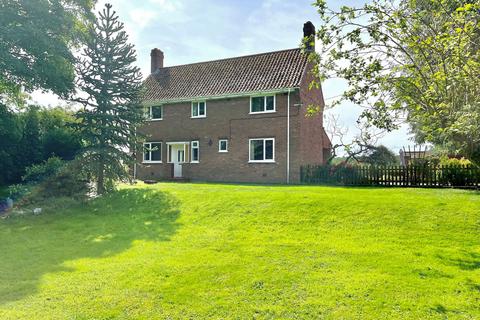 3 bedroom detached house for sale, Saunders farm, Fundenhall