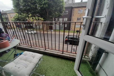 3 bedroom apartment for sale, Cooks Road, London SE17