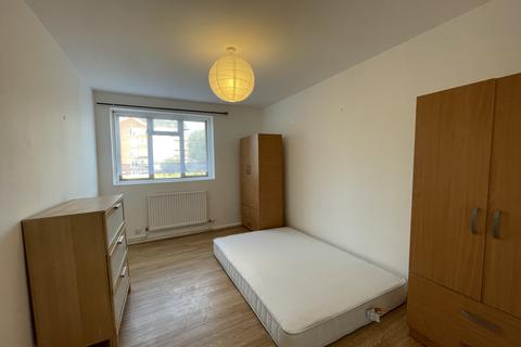 3 bedroom apartment for sale, Cooks Road, London SE17