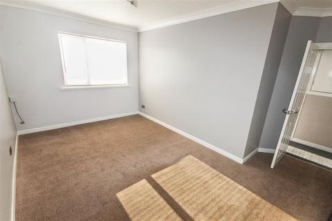 2 bedroom maisonette to rent, Millbrook Road West, Southampton