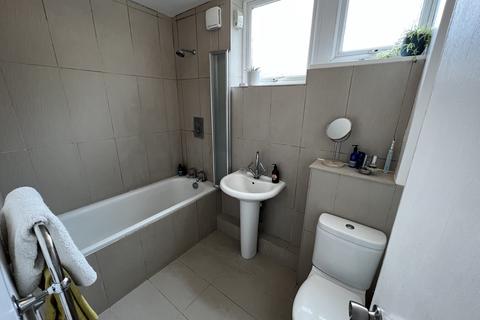 2 Oborne Close, London, SE24 0HB