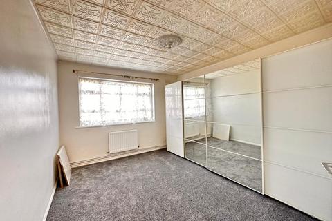 2 bedroom flat to rent, Northolt UB5