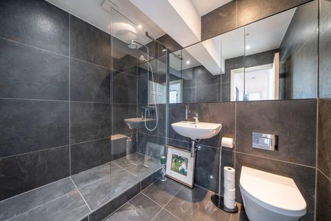6 Burlington Lane, London, W4 2QE