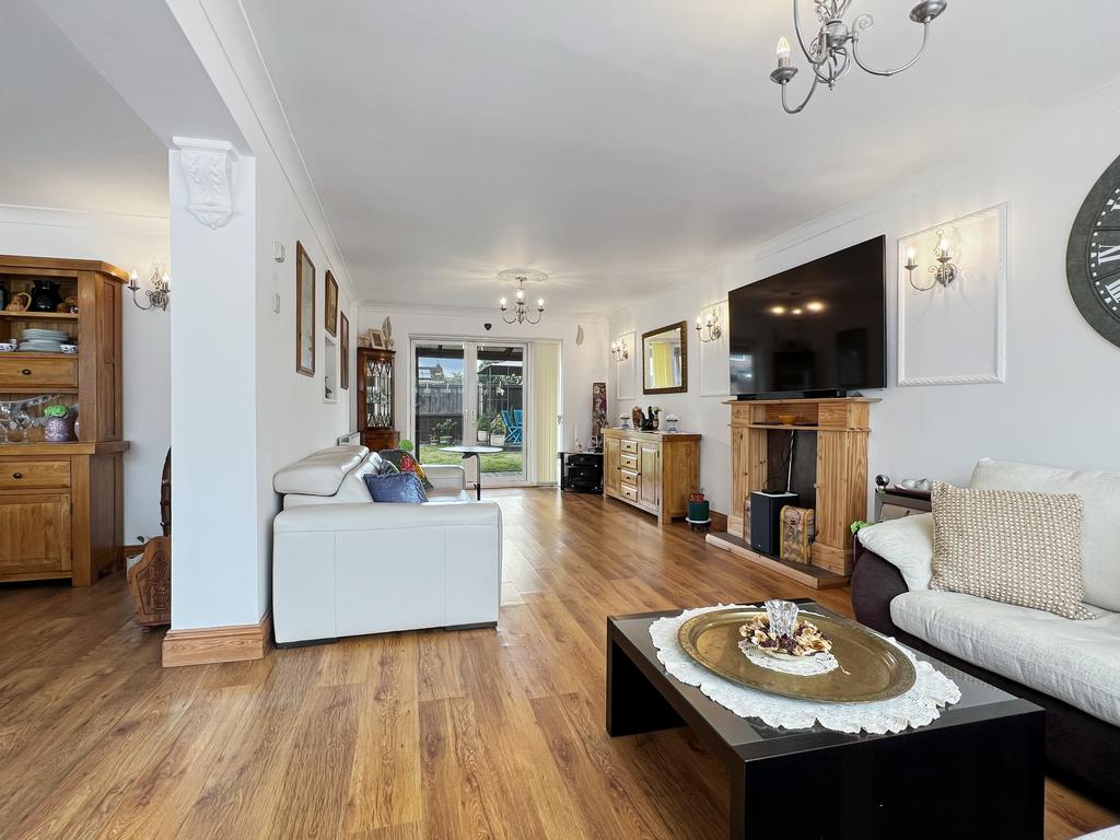 Living Room/Diner