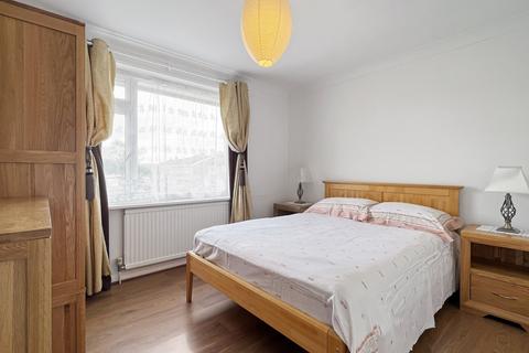 12 Kidder Road, Rayne, Braintree, CM77 6TN