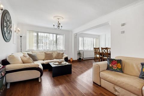12 Kidder Road, Rayne, Braintree, CM77 6TN