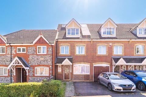 5 bedroom terraced house to rent, Sandpiper Road, West Sutton, Sutton, SM1