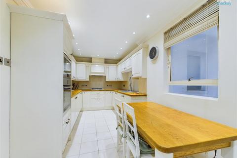 2 bedroom flat to rent, Marine Parade, Brighton, East Sussex, BN2