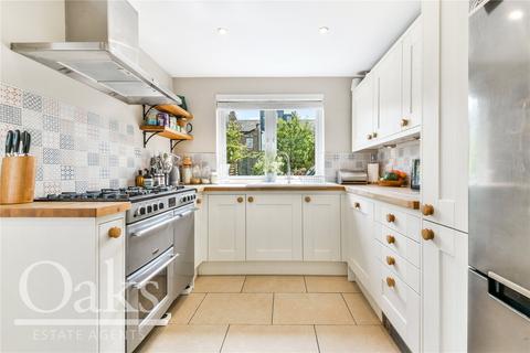 52 Oakley Road, London, SE25 4XQ
