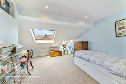 52 Oakley Road, London, SE25 4XQ