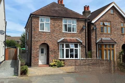 3 bedroom detached house to rent, Abbey Road, Woking GU21