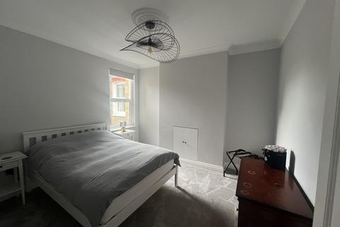 2 bedroom apartment to rent, Replingham Road, Greater London SW18