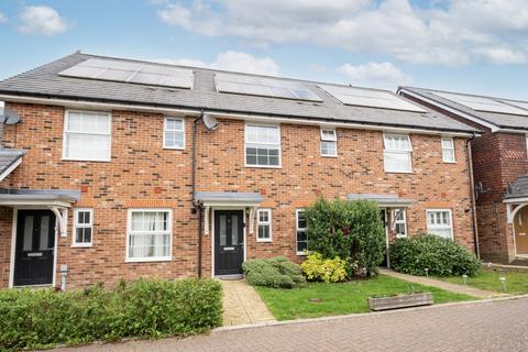 Billingshurst - 3 bedroom mid-terrace