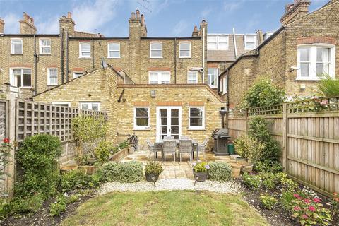 125 Chestnut Grove, London, SW12 8JH