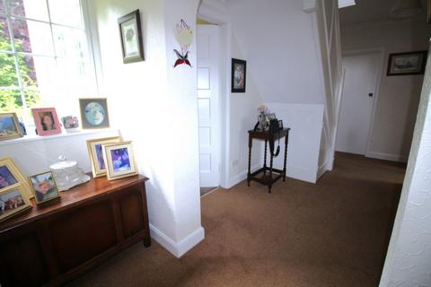 3 bedroom detached house for sale, Russell Road, Kidderminster, DY10