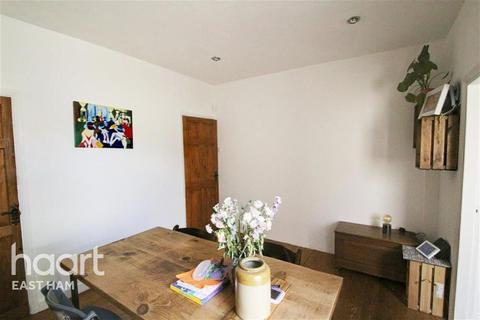 2 bedroom terraced house to rent, Belton Road, E7