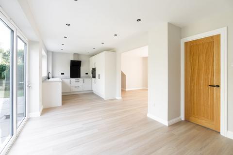 13 Gale Close, Lutterworth, LE17 4LL