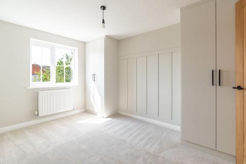 13 Gale Close, Lutterworth, LE17 4LL