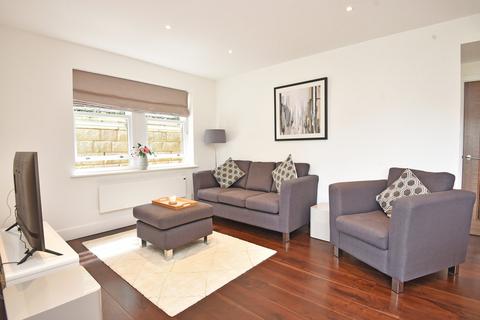 2 bedroom ground floor flat to rent, Clarence Drive, Harrogate, HG1 2PE