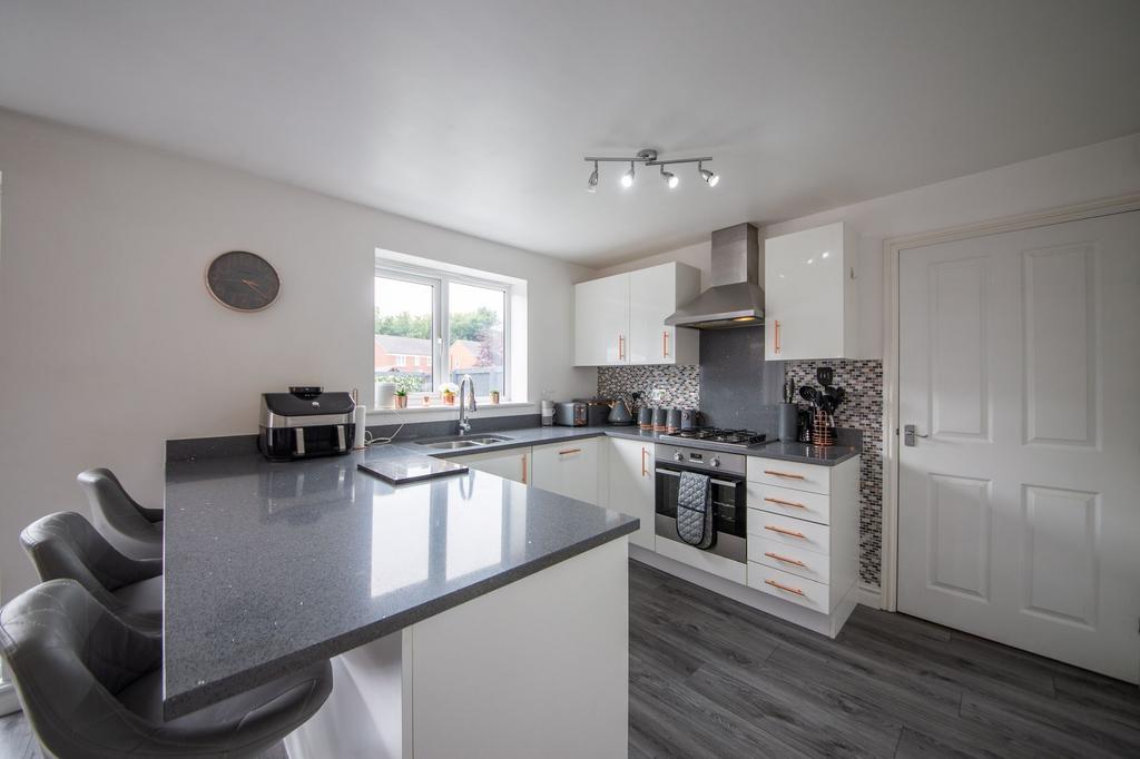 Kitchen / Dining Room