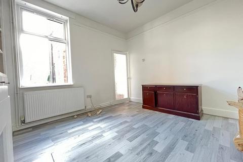 2 bedroom terraced house to rent, Tyndale Street, LE3