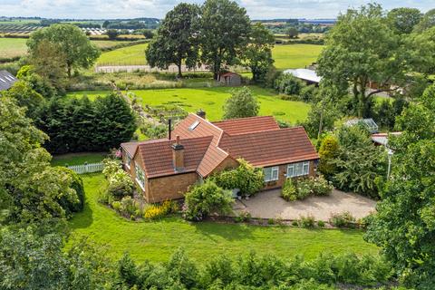 3 bedroom detached bungalow for sale, Main Street Cotesbach Lutterworth, Leicestershire, LE17 4HZ