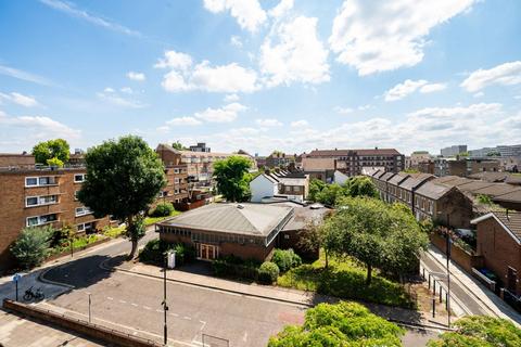 3 bedroom maisonette for sale, Beckway Stret, Elephant and Castle, London, SE17