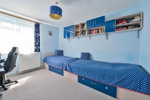 3 bedroom maisonette for sale, Beckway Stret, Elephant and Castle, London, SE17