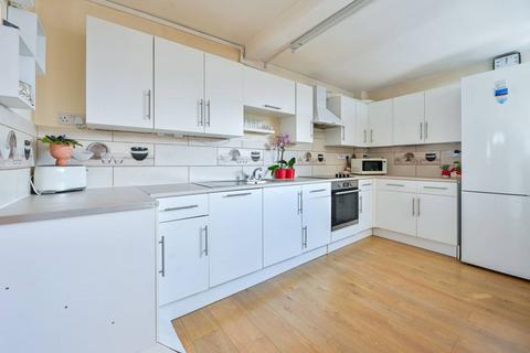 3 bedroom maisonette for sale, Beckway Stret, Elephant and Castle, London, SE17